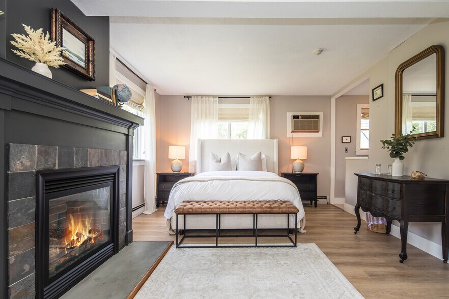 More Photos Of 54 Red Clover Ln, Mendon Hotel For Sale