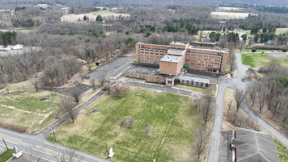 More Photos Of 101 Broad St, Ashland Hospital For Sale