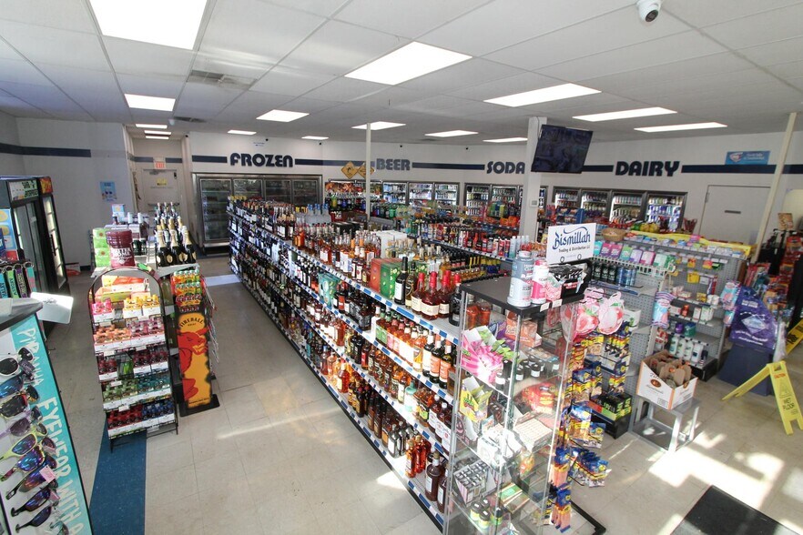 More Photos Of 1220 Janesville Ave, Fort Atkinson Storefront For Sale