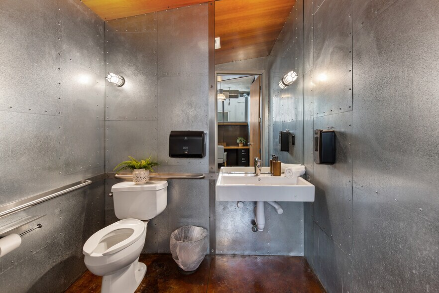 More Photos Of 755-757 Folger Ave, Berkeley Office For Sale