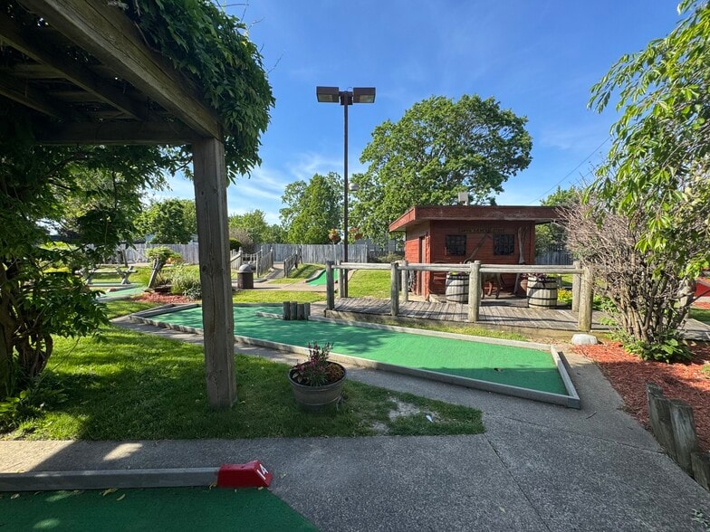 More Photos Of 2400 Sheridan Dr, Tonawanda Amusement Park For Sale