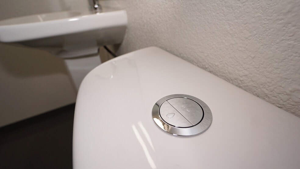 More Photos Of 4030 Stockton Hill Rd, Kingman Light Distribution For Sale