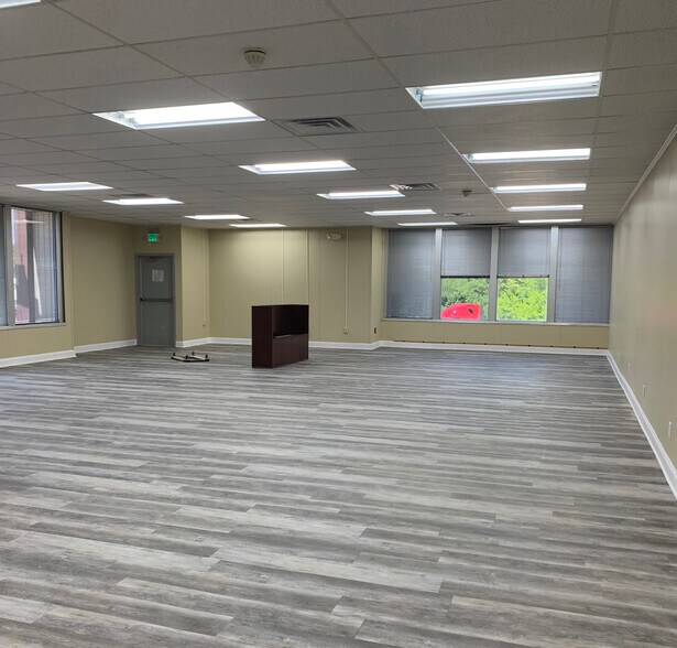 More Photos Of 5800 Fairfield Ave, Fort Wayne Office For Lease