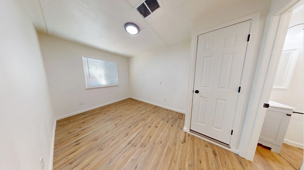 More Photos Of 2715 Twin View Blvd, Shasta Lake Multifamily For Sale