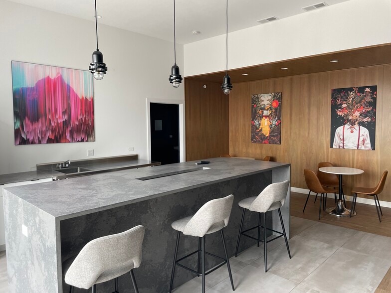 More Photos Of 1242 W Lawrence Ave, Chicago Apartments For Sale