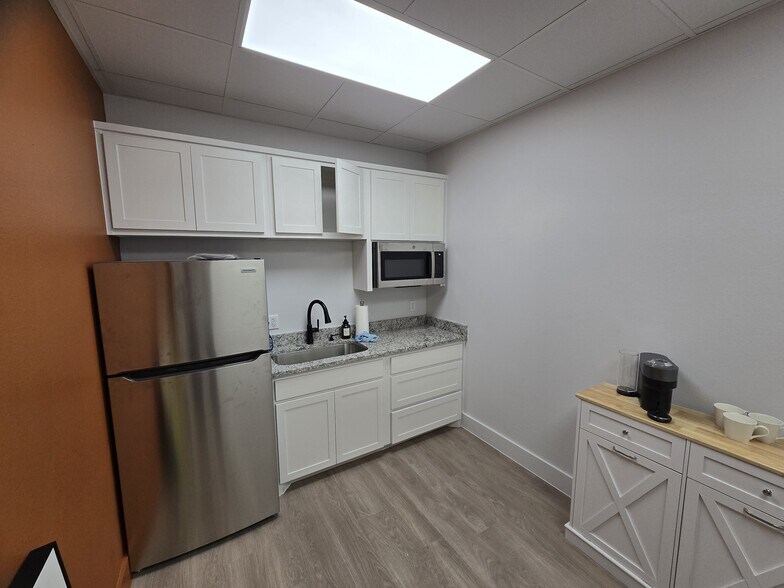 More Photos Of 7321 State 171 Hwy, Godley Light Manufacturing For Lease