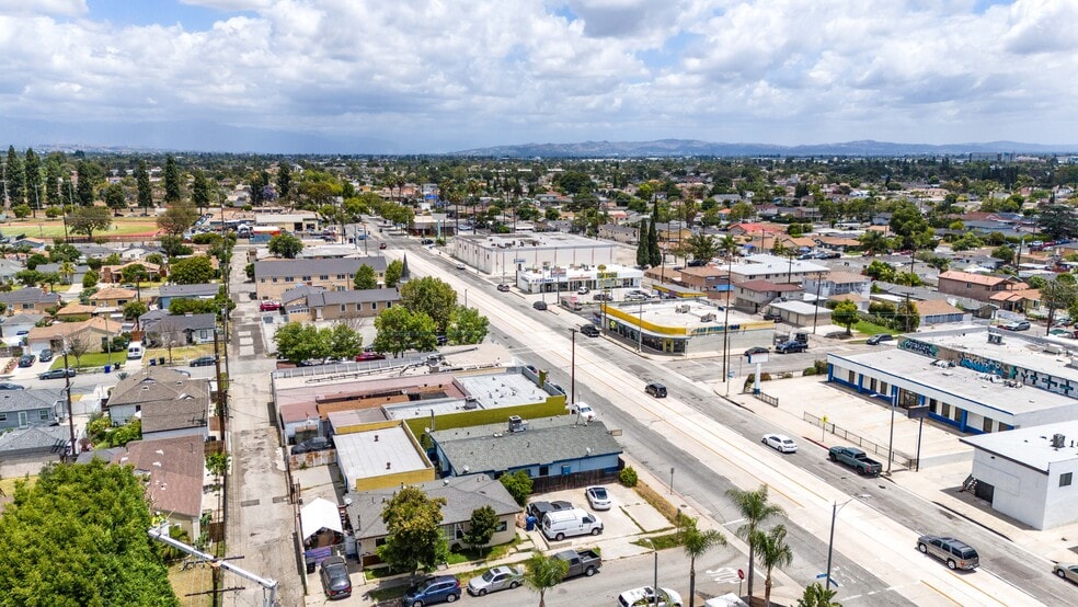 More Photos Of 13175 Paramount Blvd, South Gate Office For Sale