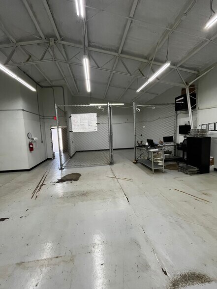 More Photos Of 24 Leonard Wood Rd, Battle Creek Manufacturing For Sale
