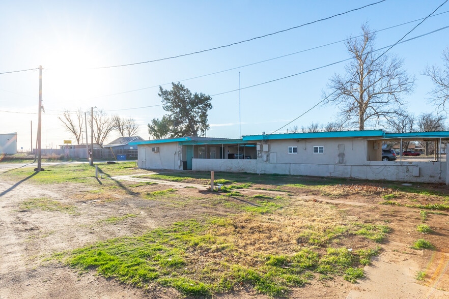 More Photos Of 1100 Main St, Knox City Hotel For Sale