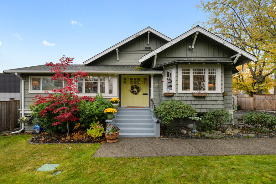 Primary Photo Of 193 Memorial Ave, Parksville Flex For Sale