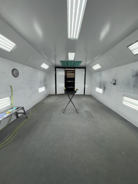 More Photos Of 103 Mabee Ave, Monteagle Industrial For Sale