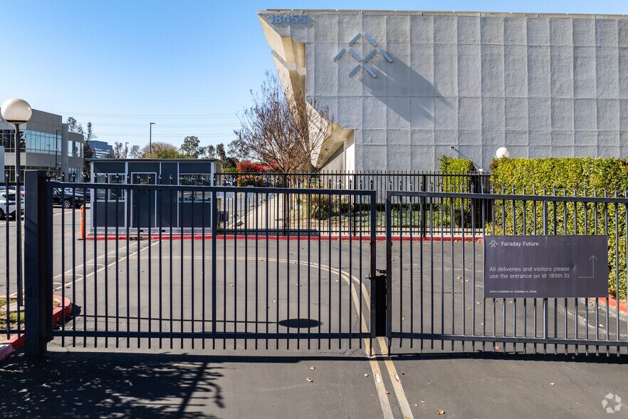 More Photos Of 18455 S Figueroa St, Gardena Research And Development For Lease