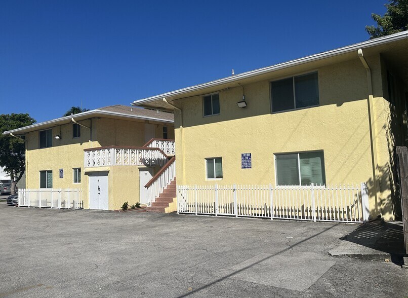More Photos Of 724 NE 4th St, Hallandale Beach Apartments For Sale