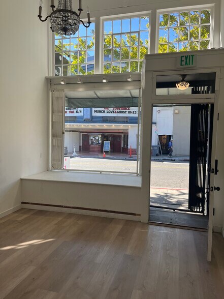 More Photos Of 2967 College Ave, Berkeley Restaurant For Lease