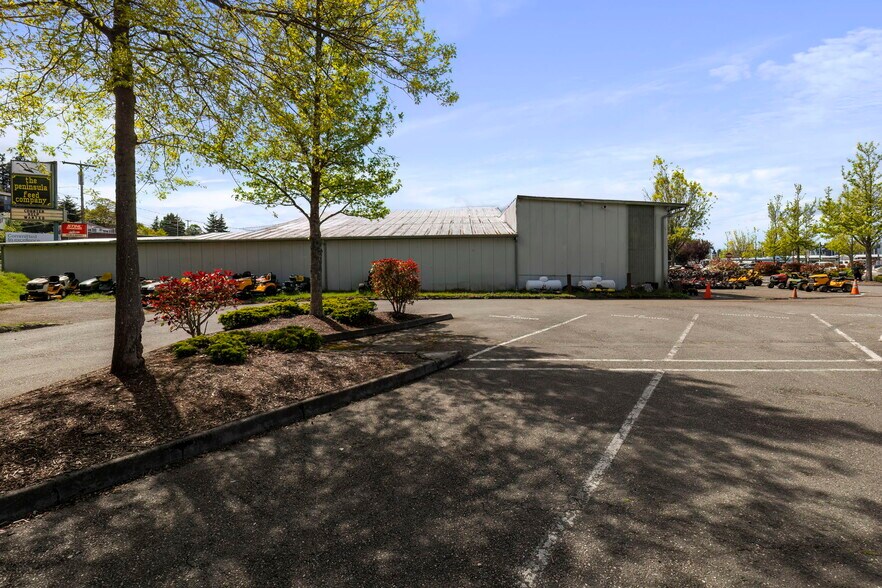 More Photos Of 901 Bay St, Port Orchard Storefront For Sale