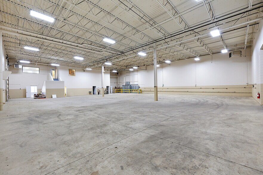 More Photos Of 15065 32 Mile Rd, Romeo Warehouse For Lease