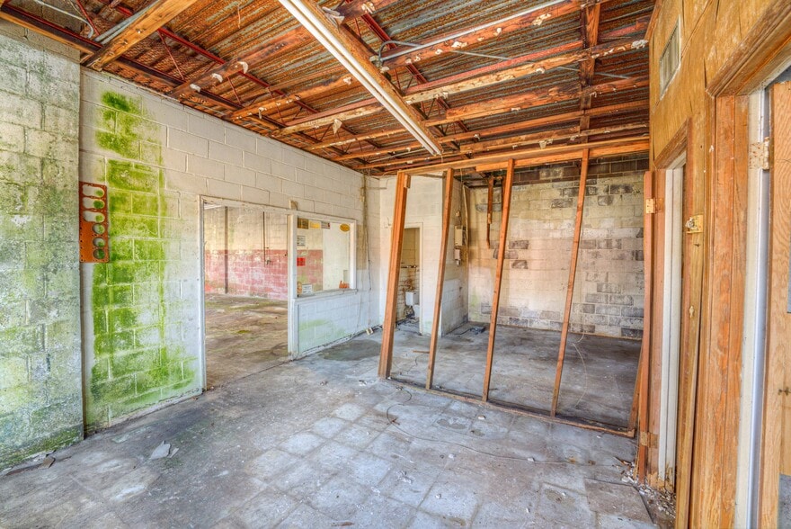 More Photos Of 2489 Parkway Pl, Memphis Warehouse For Sale