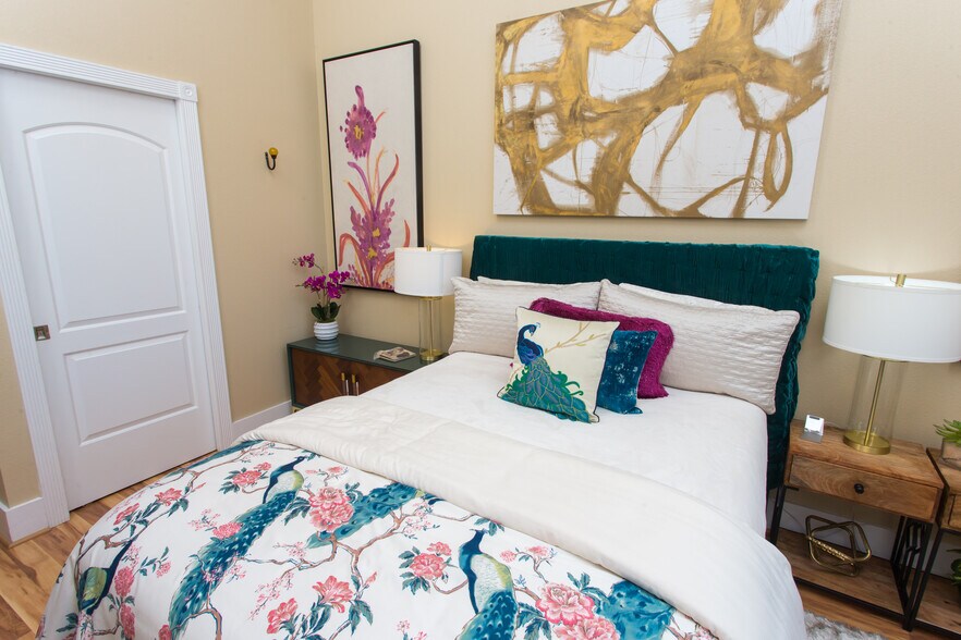 More Photos Of 45 S 9th Ave, Pensacola Office Residential For Sale
