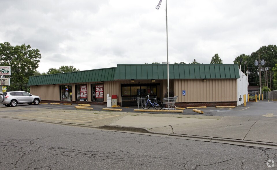 More Photos Of 2034-2046 Bailey Rd, Cuyahoga Falls Storefront Retail Office For Lease