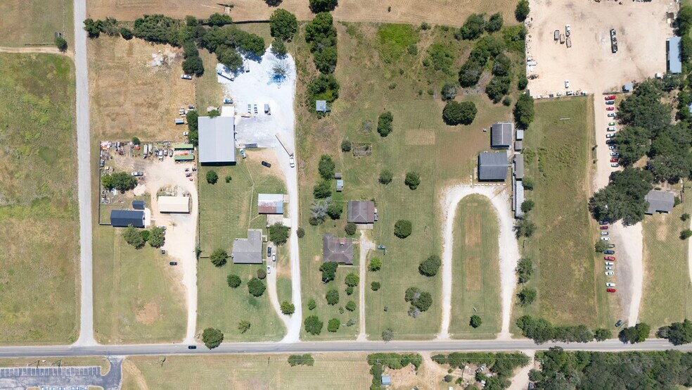 More Photos Of 12409 Lowden Ln, Manchaca Flex For Sale