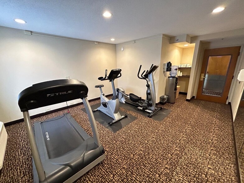 More Photos Of 7055 Concourse Pky, Douglasville Hotel For Sale