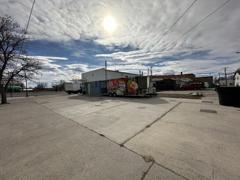 More Photos Of 201 W Main St, Laurel Service Station For Lease