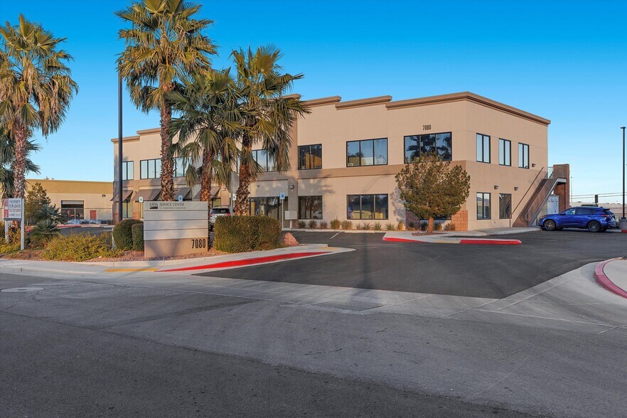 More Photos Of 7080 La Cienega St, Las Vegas Office For Sale