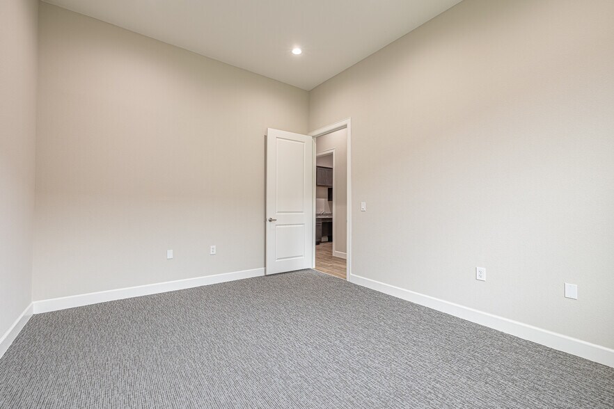 More Photos Of 4220 Cartwright Rd, Missouri City Medical For Sale