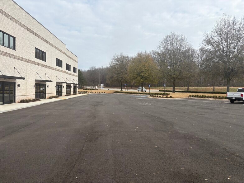 More Photos Of 4105 Commerce Street, Flowery Branch Light Manufacturing For Lease