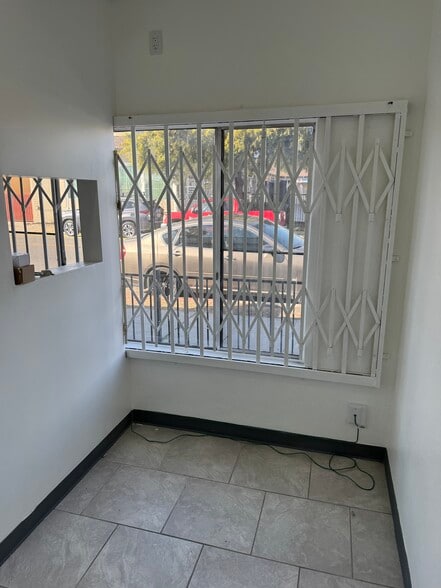 More Photos Of 4305-4309 Euclid Ave, San Diego Storefront For Lease