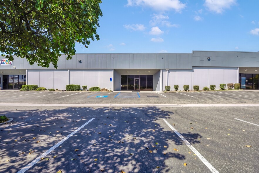 More Photos Of 2962 Seaborg Ave, Ventura Warehouse For Sale