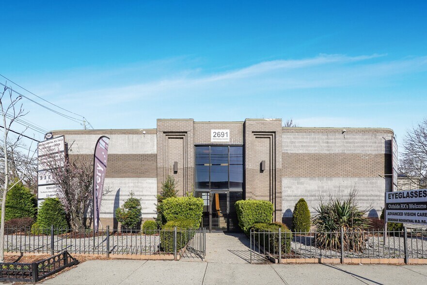 Primary Photo Of 2691 Hylan Blvd, Staten Island Medical For Sale