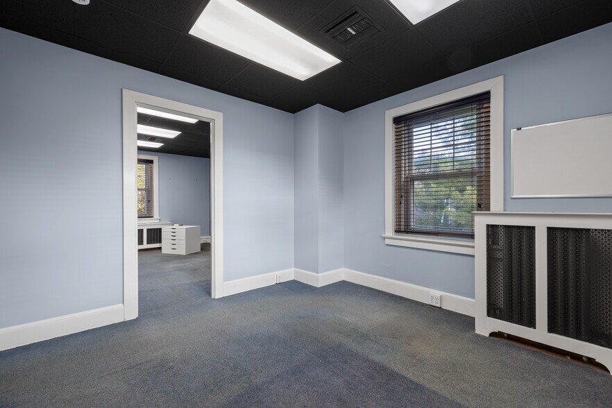 More Photos Of 184 W Main St, Trappe Office For Sale