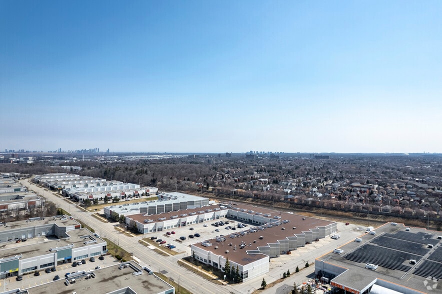 More Photos Of 2900 Argentia Rd, Mississauga Warehouse For Lease