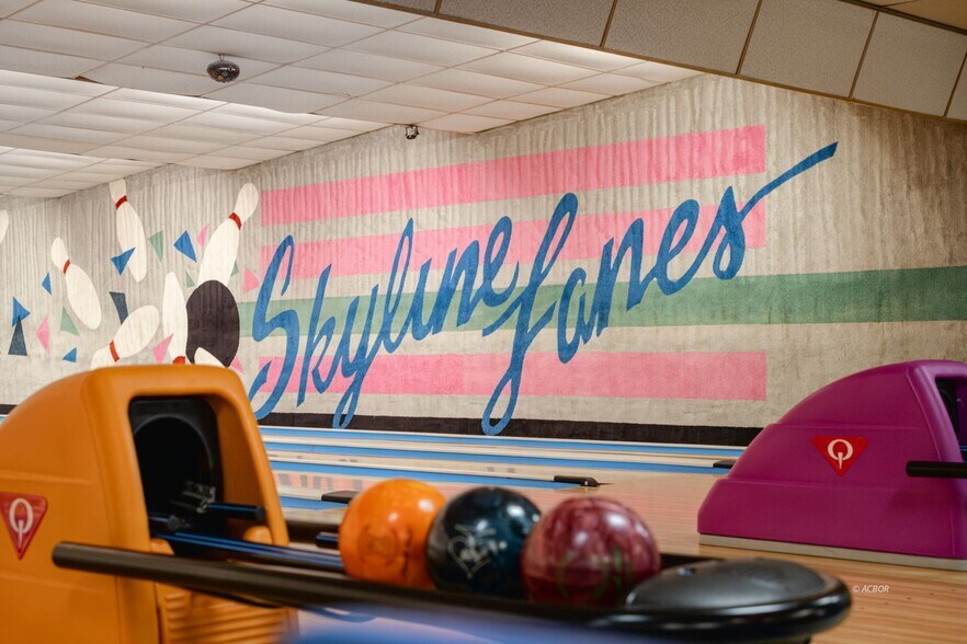 More Photos Of 1037 OH-7, Gallipolis Sports And Entertainment For Sale