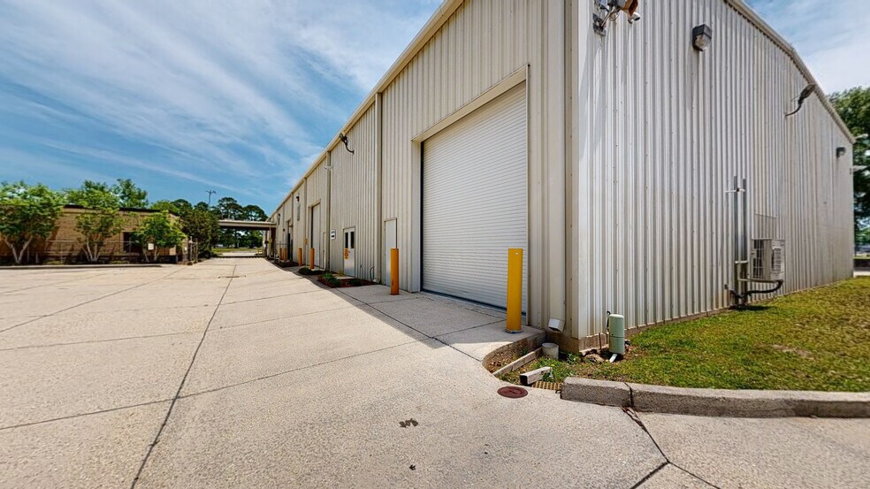 More Photos Of 730 E Kaliste Saloom Rd, Lafayette Distribution For Sale