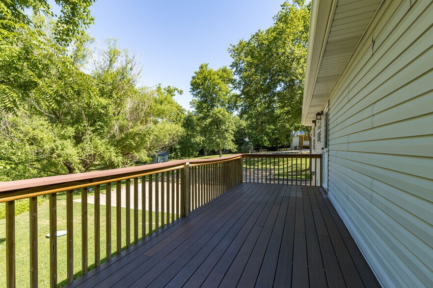 More Photos Of 535 Elm St, Hillsboro Office For Sale