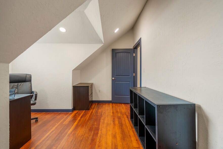 More Photos Of 1823 W 51st St, Tulsa Freestanding For Sale