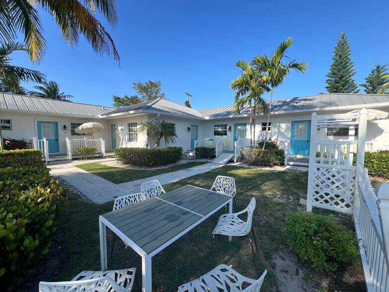 More Photos Of 2502 Tamarind Dr, Hutchinson Island Hotel For Sale