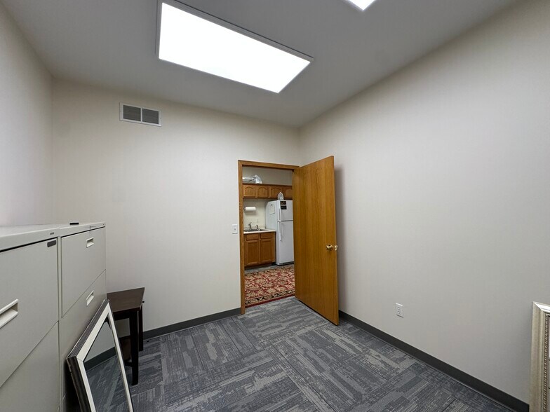 More Photos Of 580 Madison Ave, North Liberty Office For Sale
