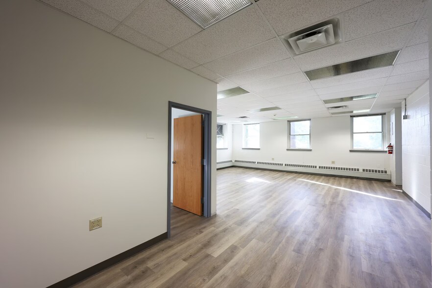 More Photos Of 3 3rd St, Bordentown Office For Sale