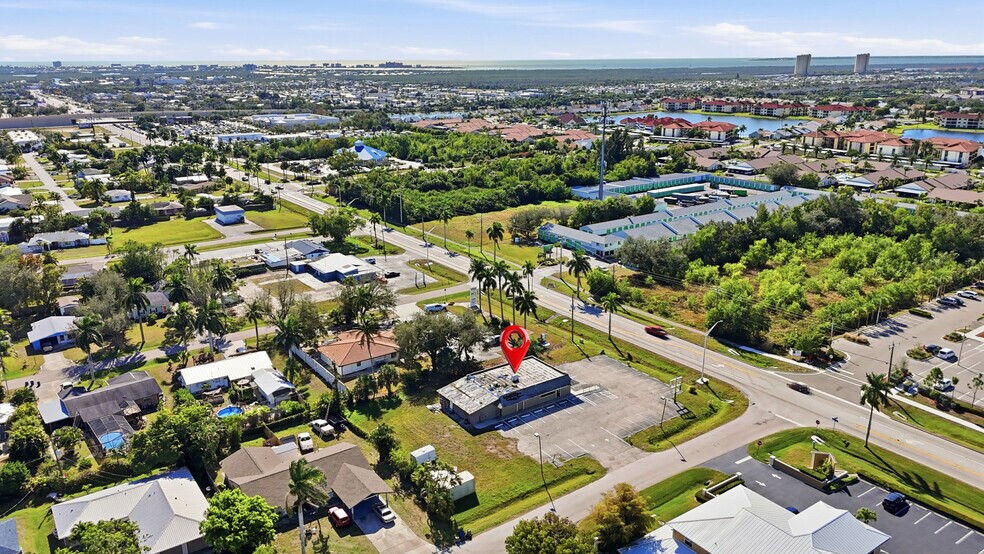 More Photos Of 16541 San Carlos Blvd, Fort Myers Restaurant For Sale