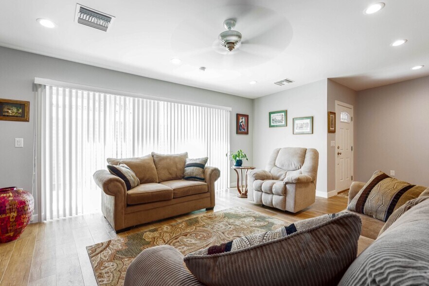 More Photos Of 207 E Monterey Way, Phoenix Office Residential For Sale