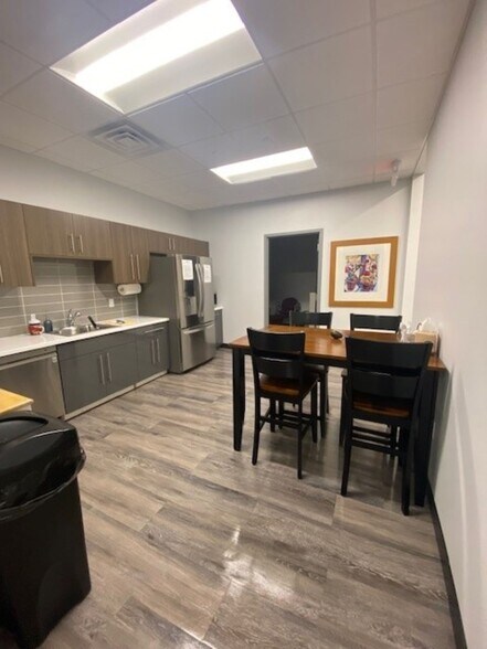 More Photos Of 300 Washington Ave, Grand Haven Office For Sale