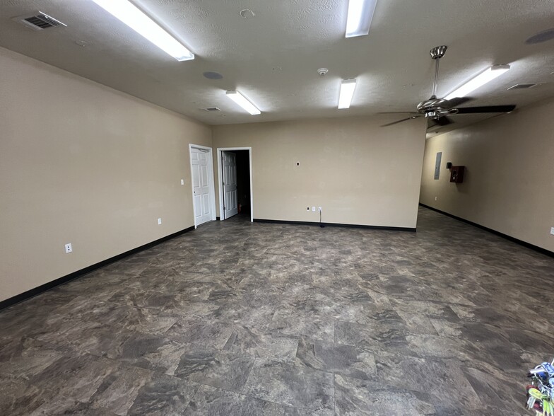 Primary Photo Of 11085 Eastex Fwy, Beaumont Warehouse For Lease