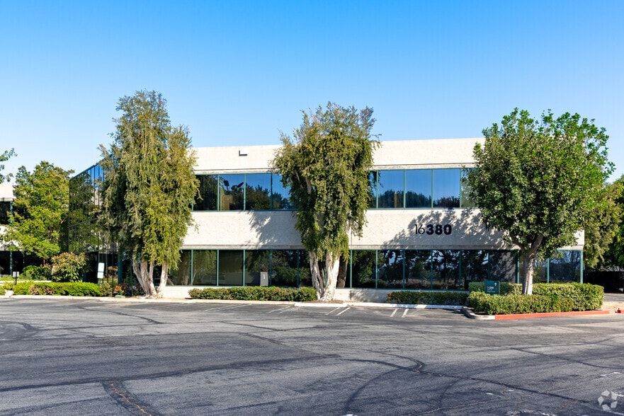 More Photos Of 16380 Roscoe Blvd, Van Nuys Unknown For Lease