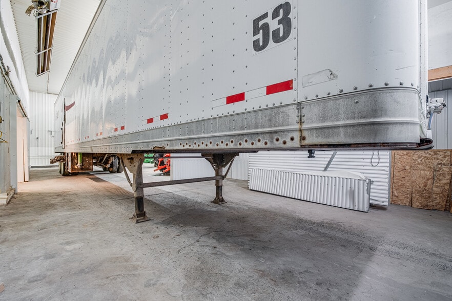 More Photos Of 19 Terry Fox Dr, Vankleek Hill Manufacturing For Sale