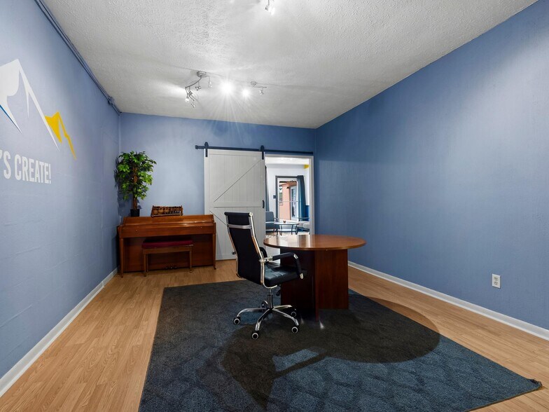 More Photos Of 745 Carl Eller Rd, Mars Hill Freestanding For Lease