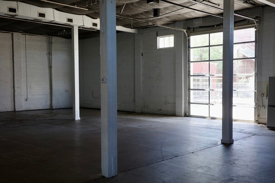 More Photos Of 1120 Naylor St, Houston Freestanding For Lease