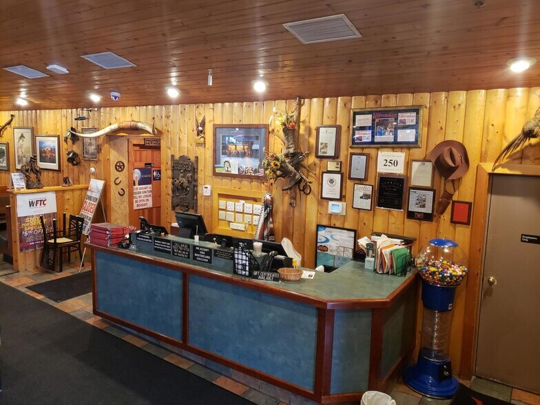 More Photos Of 12550 W Burleigh Rd, Brookfield Restaurant For Sale